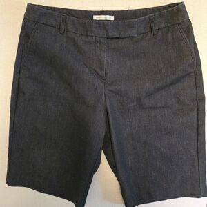 Van Heusen Black Bermuda Shorts Classic Tailored Design Sz 10 EUC